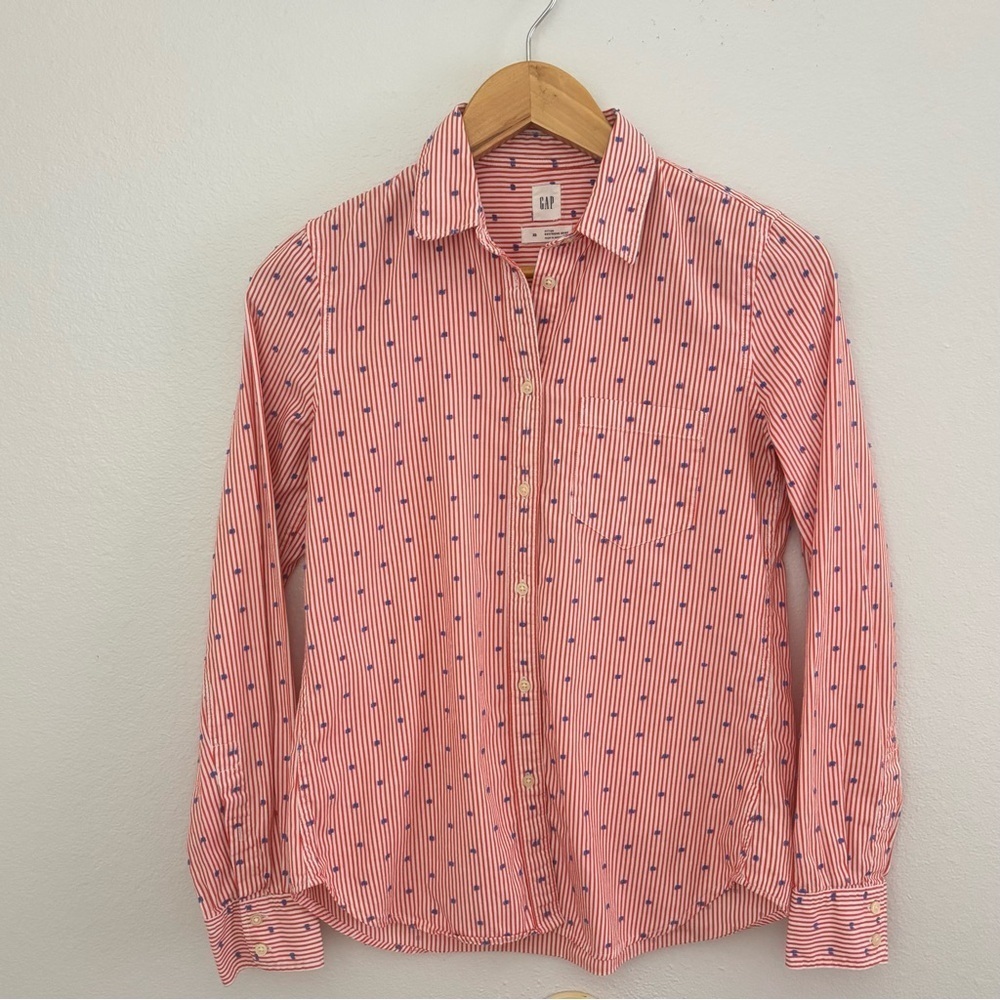 GAP Fitted Boyfriend Shirt Wms XS Red & White Stripe Blue Dot Cotton Button Down